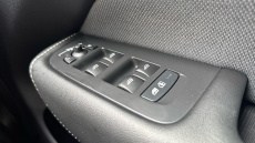 Volvo Xc60 2.0 B4P Plus Dark 5dr Geartronic Petrol Estate